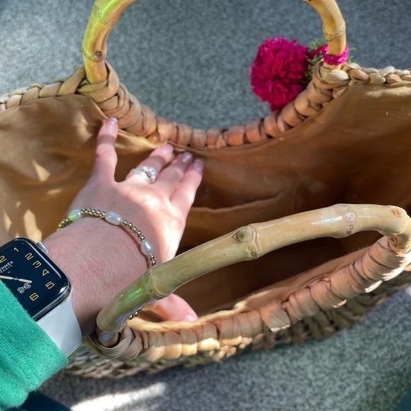 Limited Edition Straw Beach Bag with Bamboo Handles and Raffia Pom Poms - Picture 4 of 6
